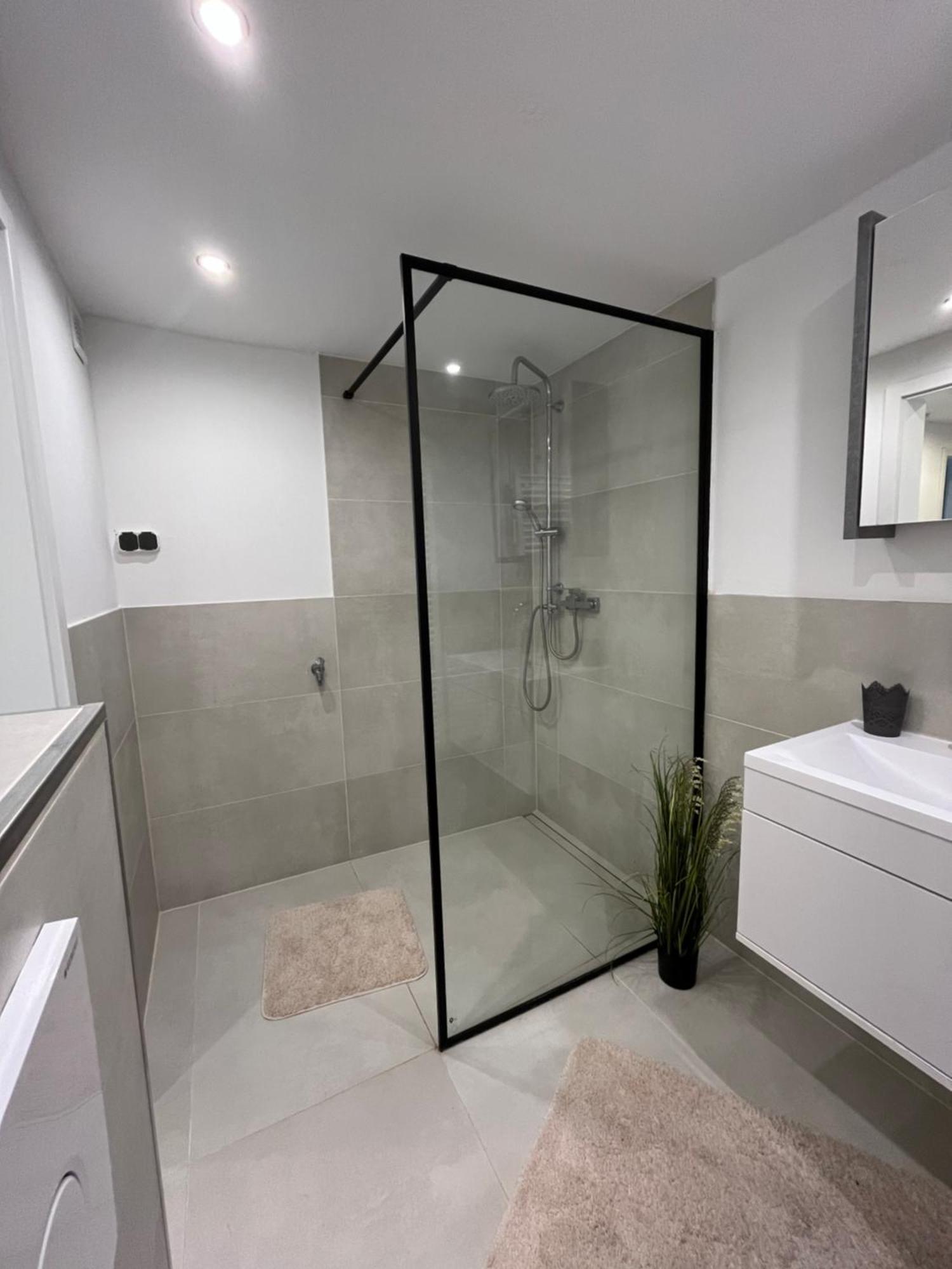 Moderne Ferienwohnung Mit Guter Ausstattung Und Self Checkin Bodenwerder Dış mekan fotoğraf